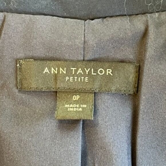 Ann Taylor Newbury Navy Blue Eyelet Fitted Blazer OP One Button Office Work - Picture 5 of 6